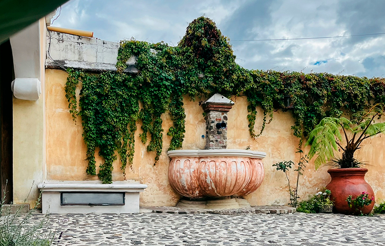 fuente-hotel-casa-victoria